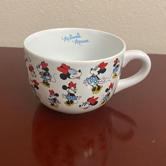 🎀🍲 Disney Minnie Mouse Large Coffee / Soup Bowl Poses Tossed Classic  Mug - Picture 2 of 6